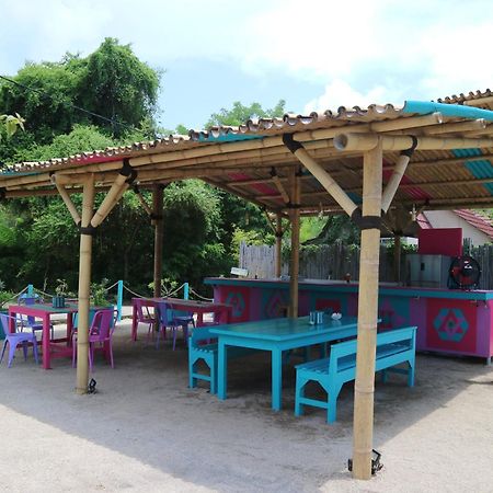 Meno Charm Hotel Gili Meno Exterior foto