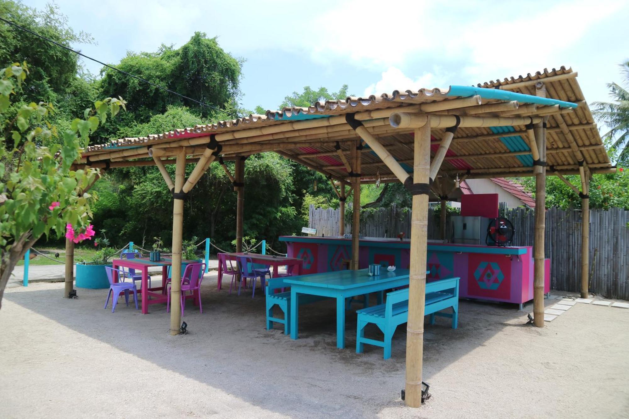 Meno Charm Hotel Gili Meno Exterior foto